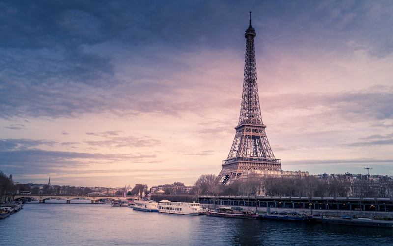 Living-Room IPTV in France: Which Player (IBO, Duplex, HOT) and How to Match TF1 / France 2 in 2026
